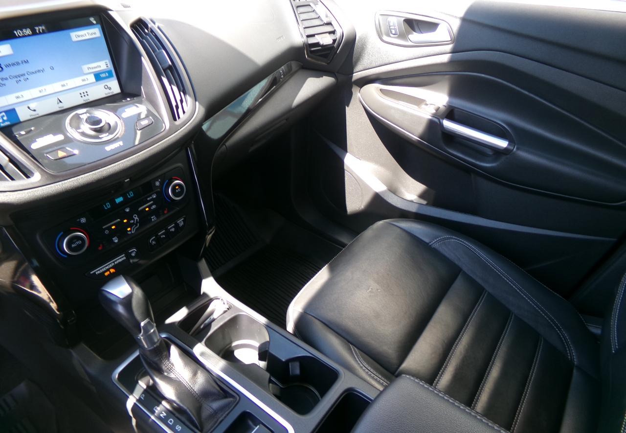Ford Escape Titanium 4WD 2018