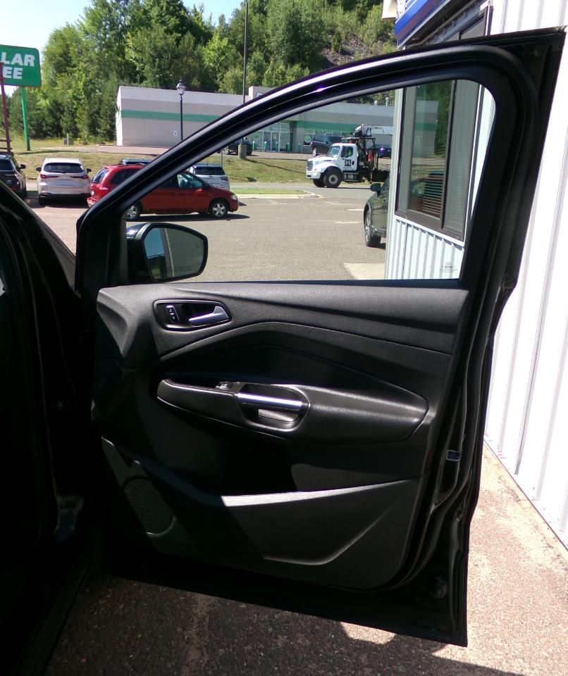 Ford Escape Titanium 4WD 2018