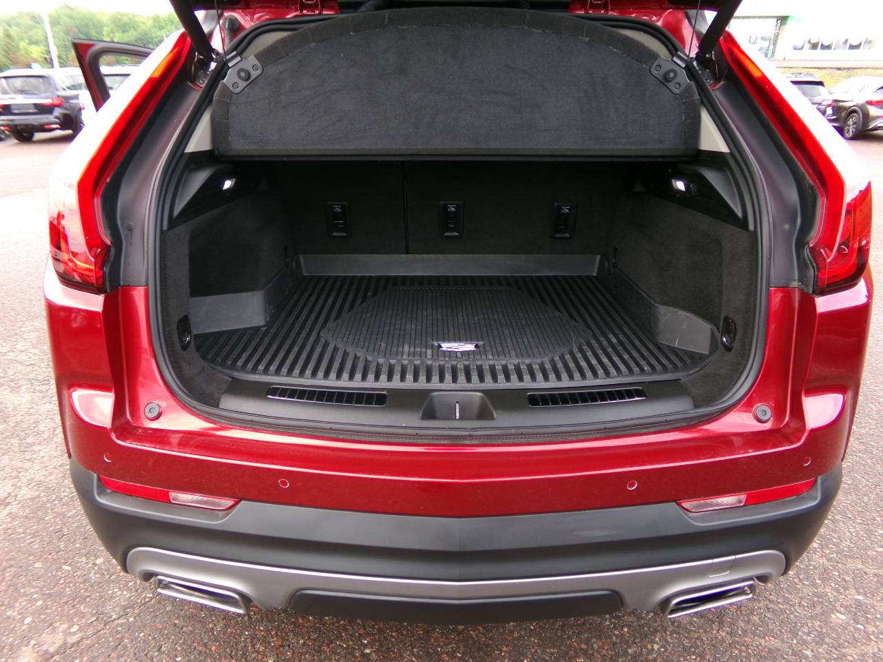 Cadillac XT4 AWD 4dr Premium Luxury 2023