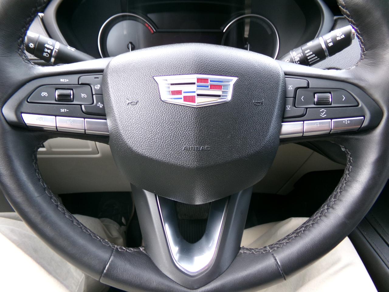 Cadillac XT4 AWD 4dr Premium Luxury 2023