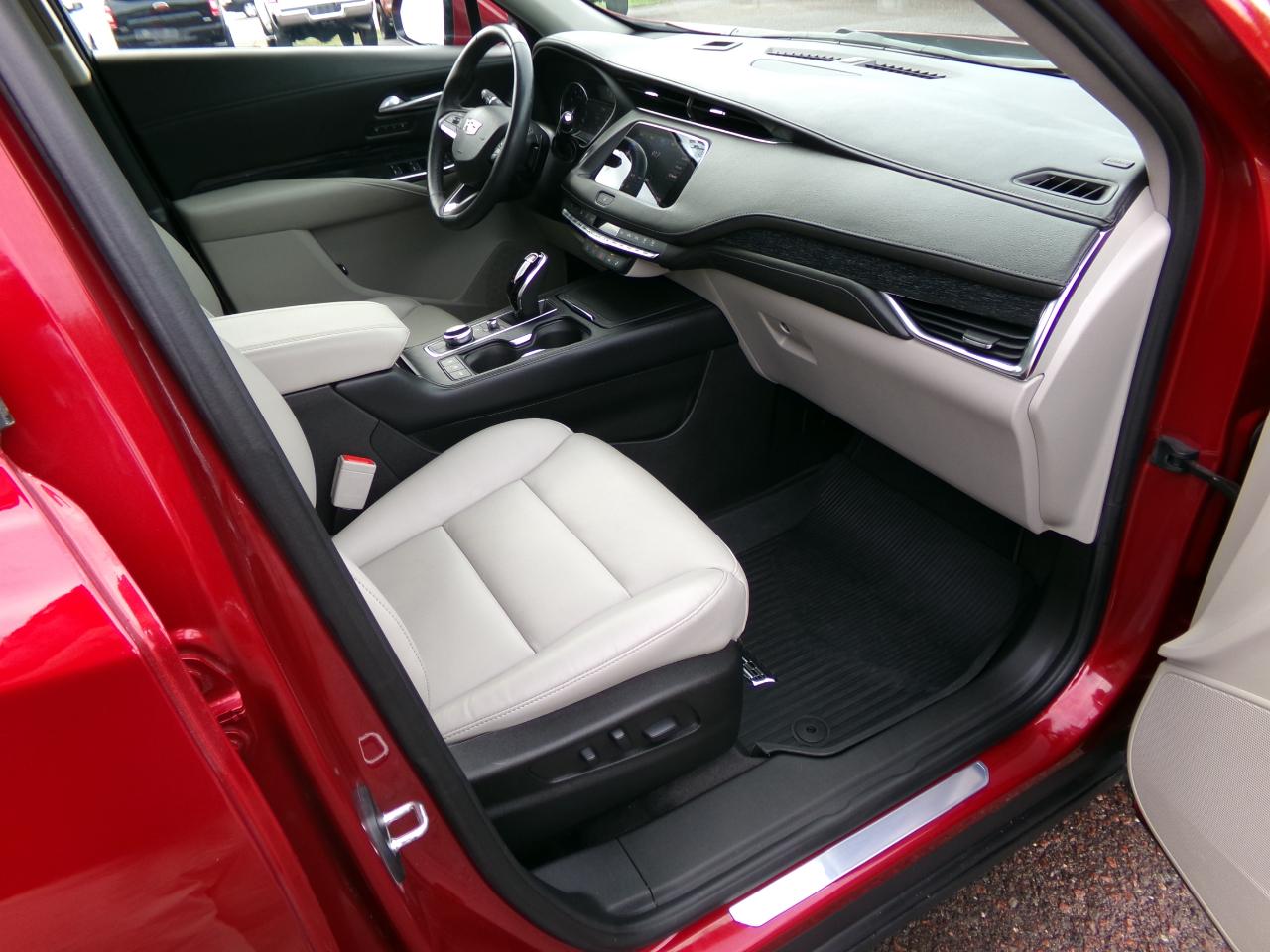 Cadillac XT4 AWD 4dr Premium Luxury 2023