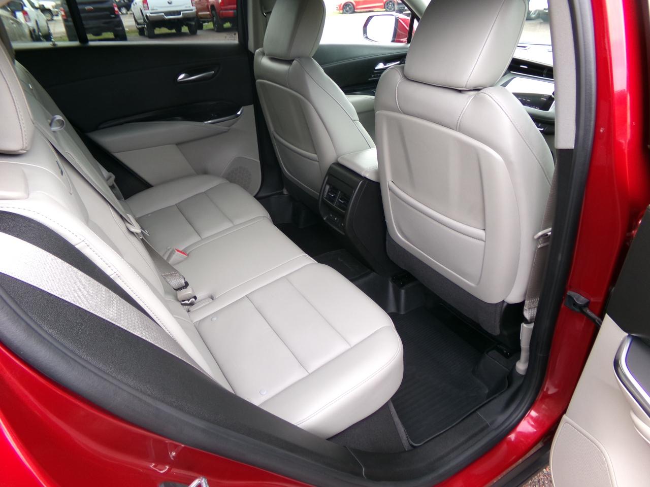 Cadillac XT4 AWD 4dr Premium Luxury 2023
