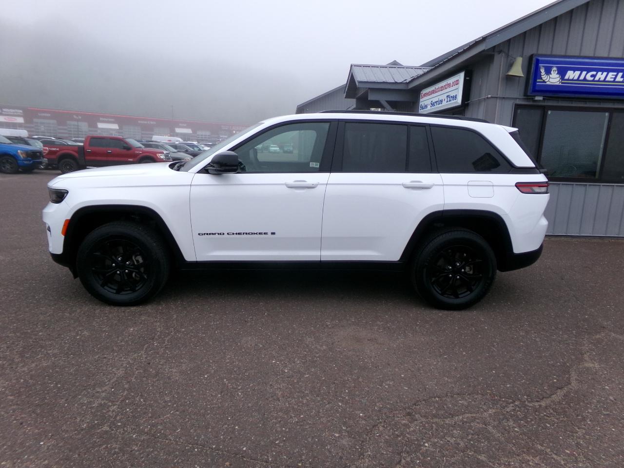 Jeep Grand Cherokee Altitude 4x4 2024