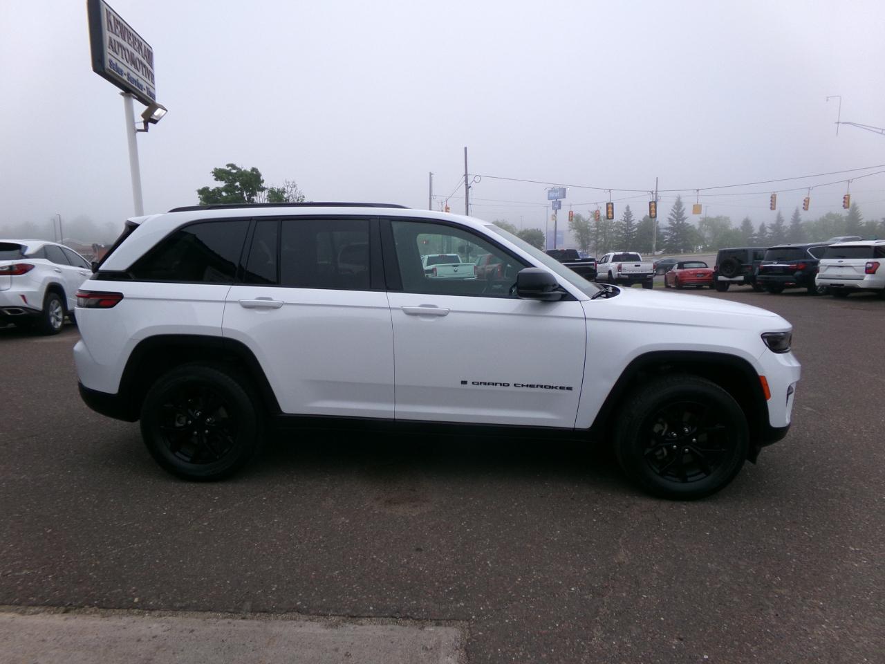 Jeep Grand Cherokee Altitude 4x4 2024