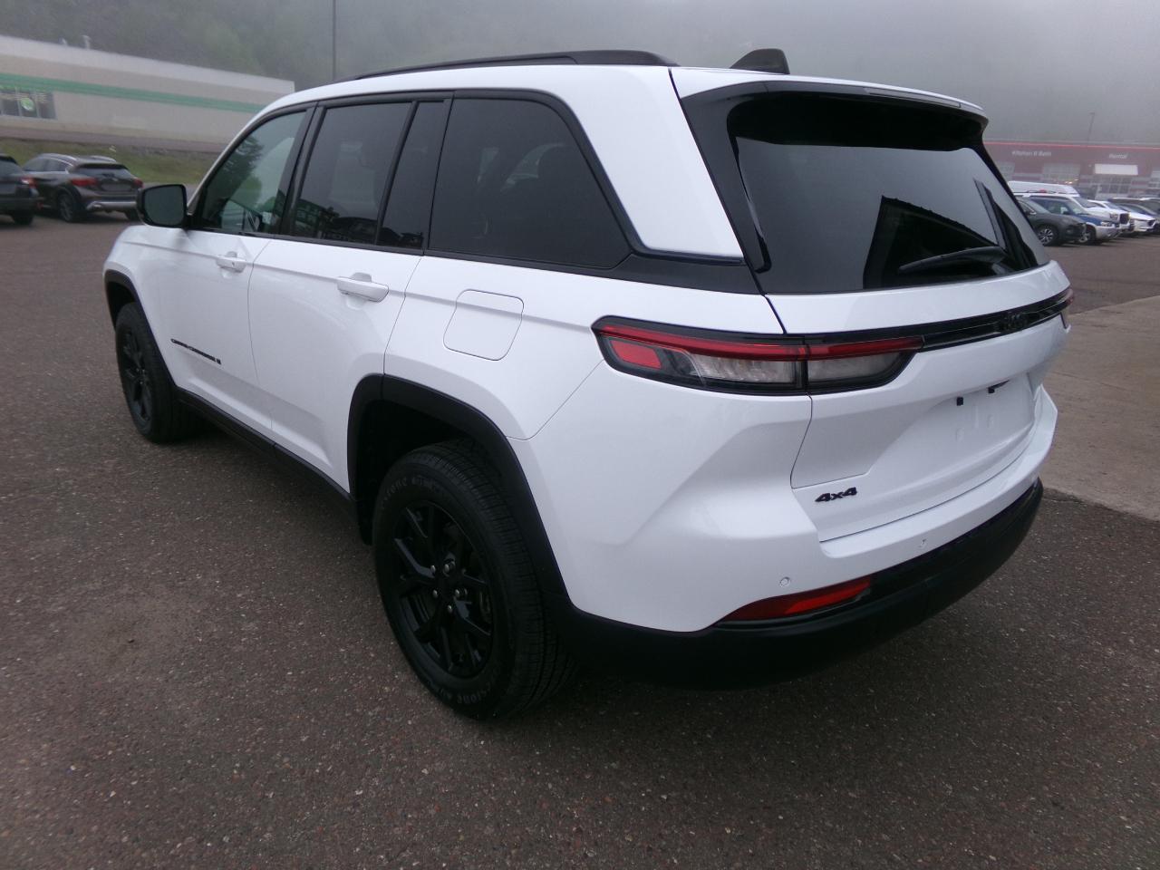 Jeep Grand Cherokee Altitude 4x4 2024