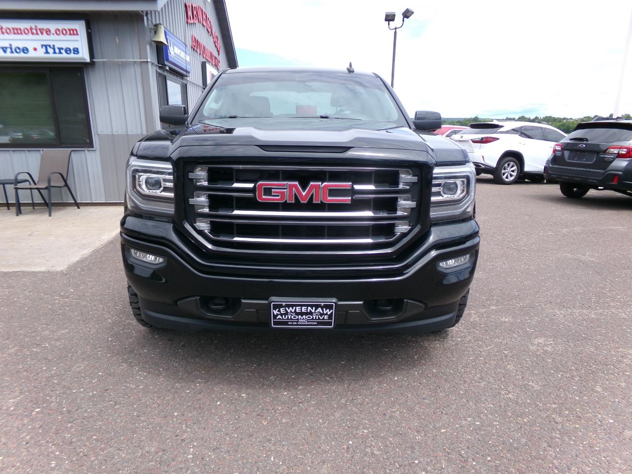 GMC Sierra 1500 4WD Crew Cab 143.5" SLT 2017