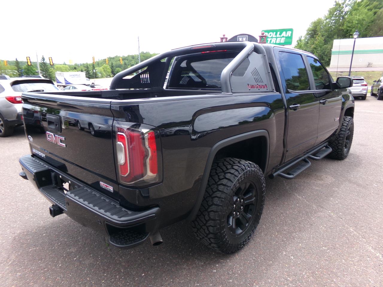 GMC Sierra 1500 4WD Crew Cab 143.5" SLT 2017