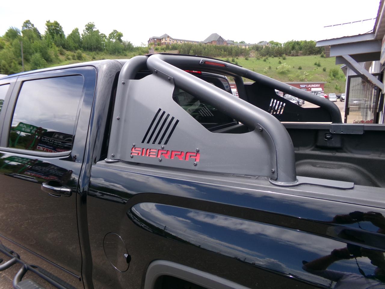 GMC Sierra 1500 4WD Crew Cab 143.5" SLT 2017