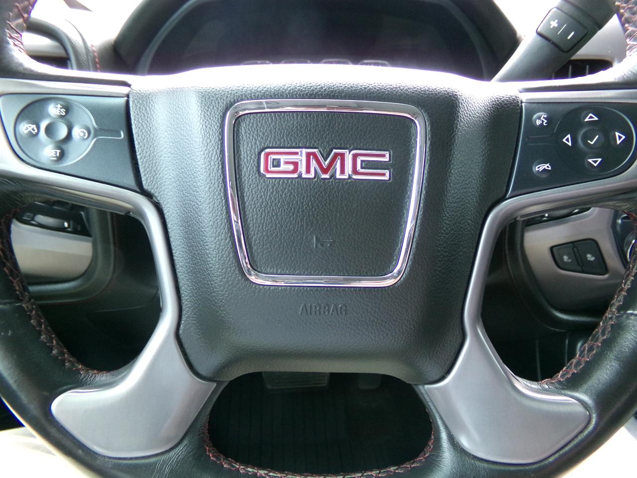 GMC Sierra 1500 4WD Crew Cab 143.5" SLT 2017