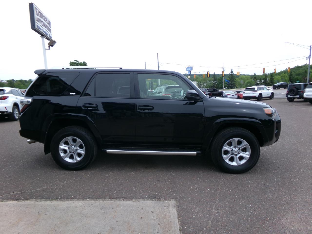 Toyota 4Runner 4WD 4dr V6 SR5 (Natl) 2016