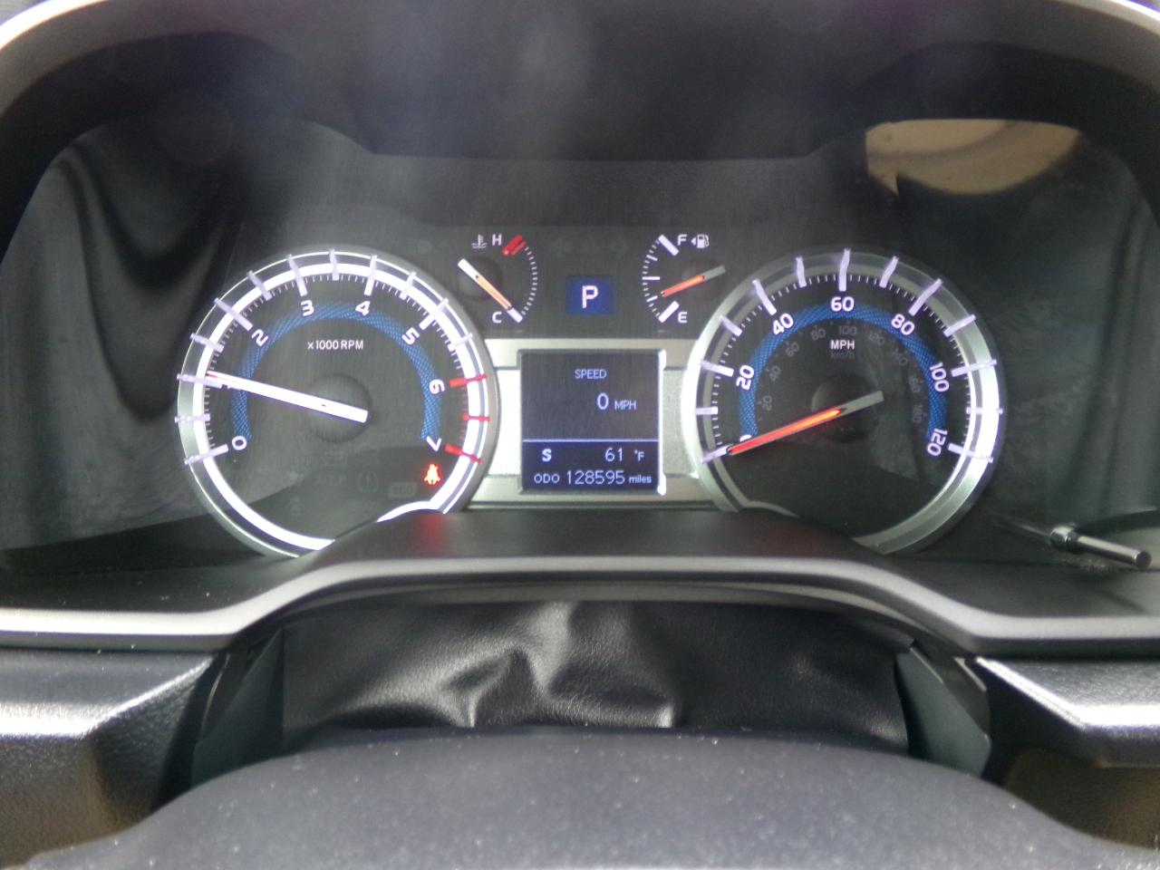 Toyota 4Runner 4WD 4dr V6 SR5 (Natl) 2016