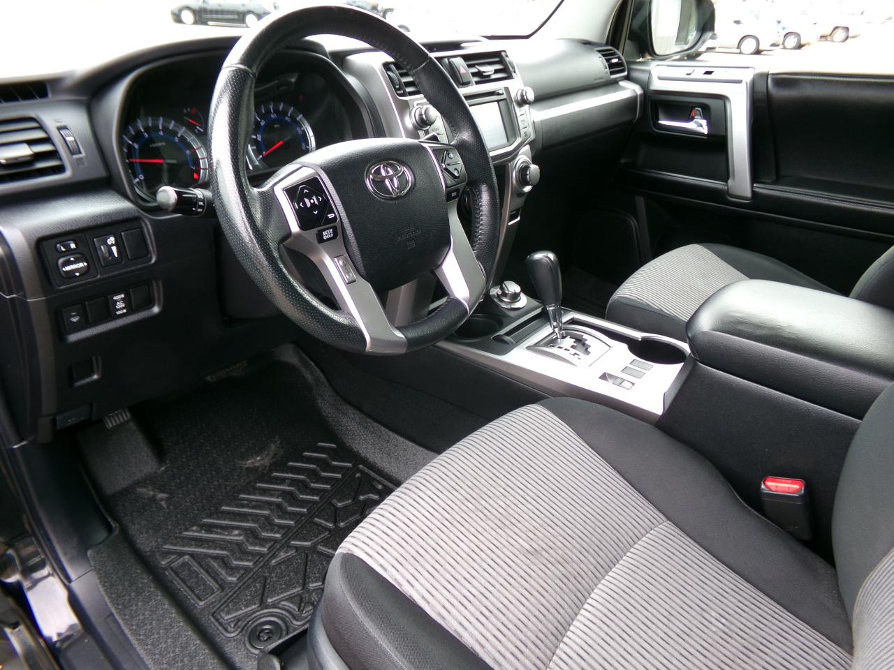 Toyota 4Runner 4WD 4dr V6 SR5 (Natl) 2016