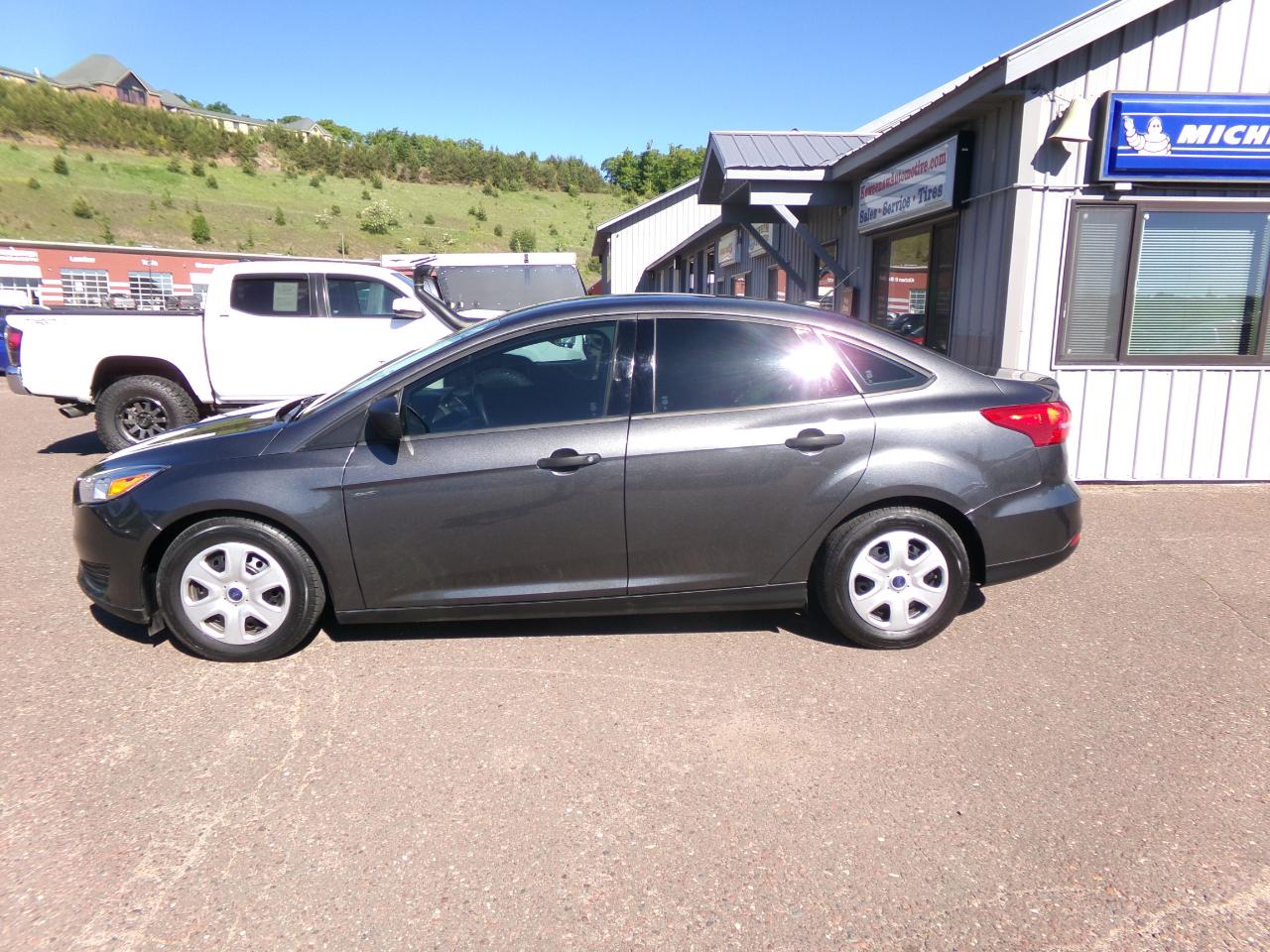 Ford Focus S Sedan 2018
