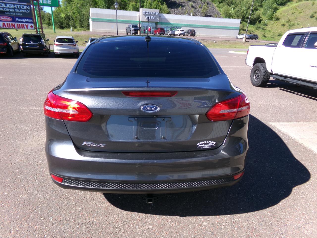 Ford Focus S Sedan 2018