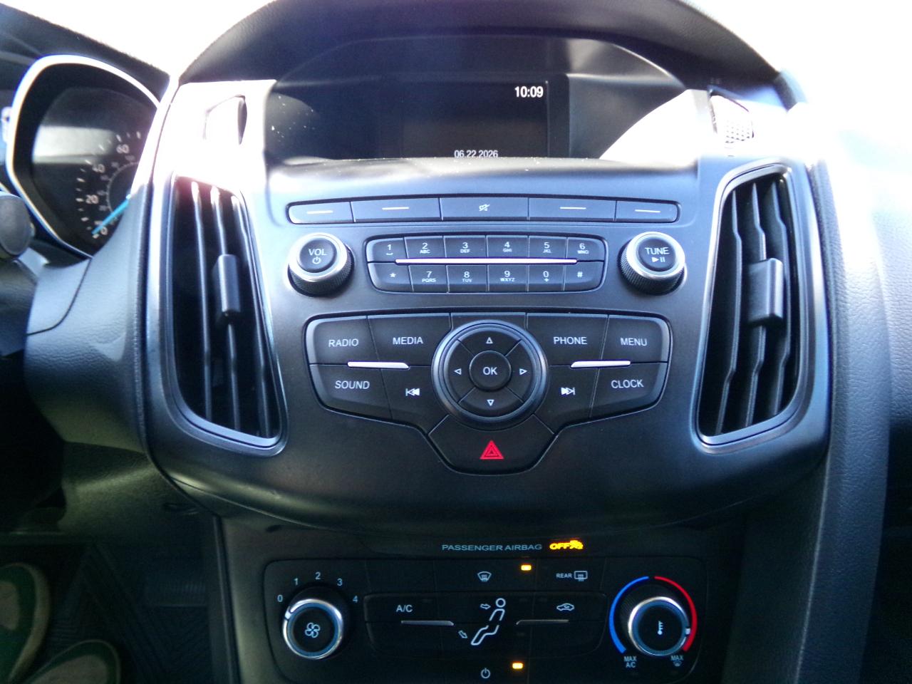 Ford Focus S Sedan 2018