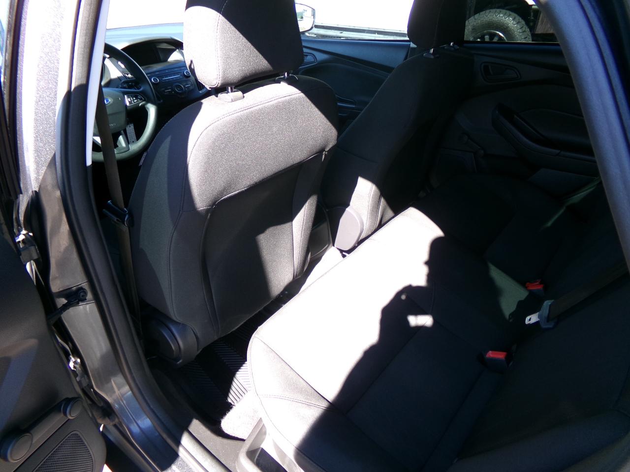Ford Focus S Sedan 2018