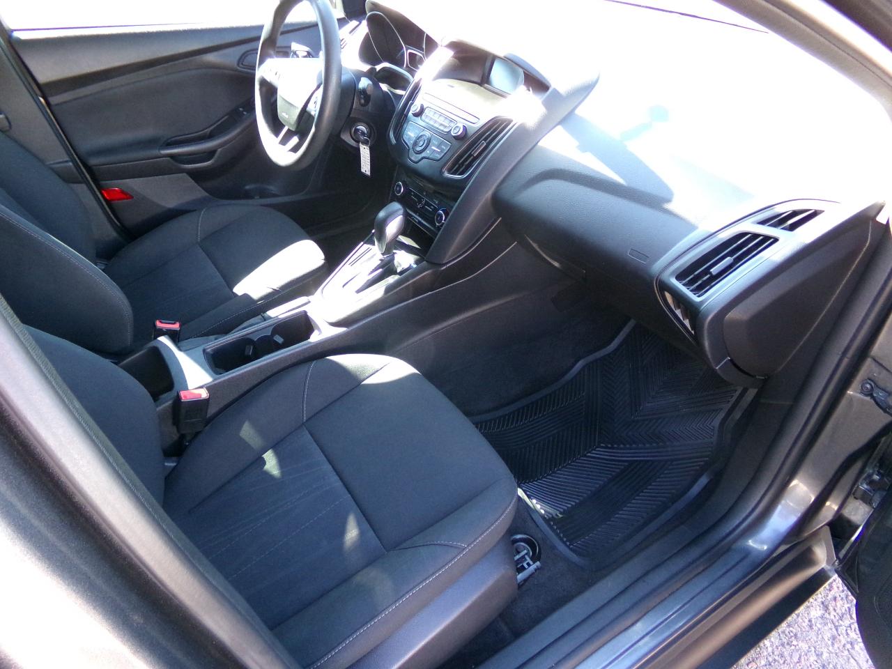 Ford Focus S Sedan 2018