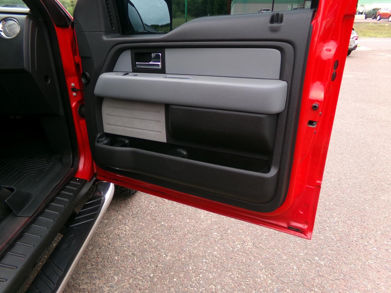 Ford F-150 4WD SuperCrew 139" XLT 2012