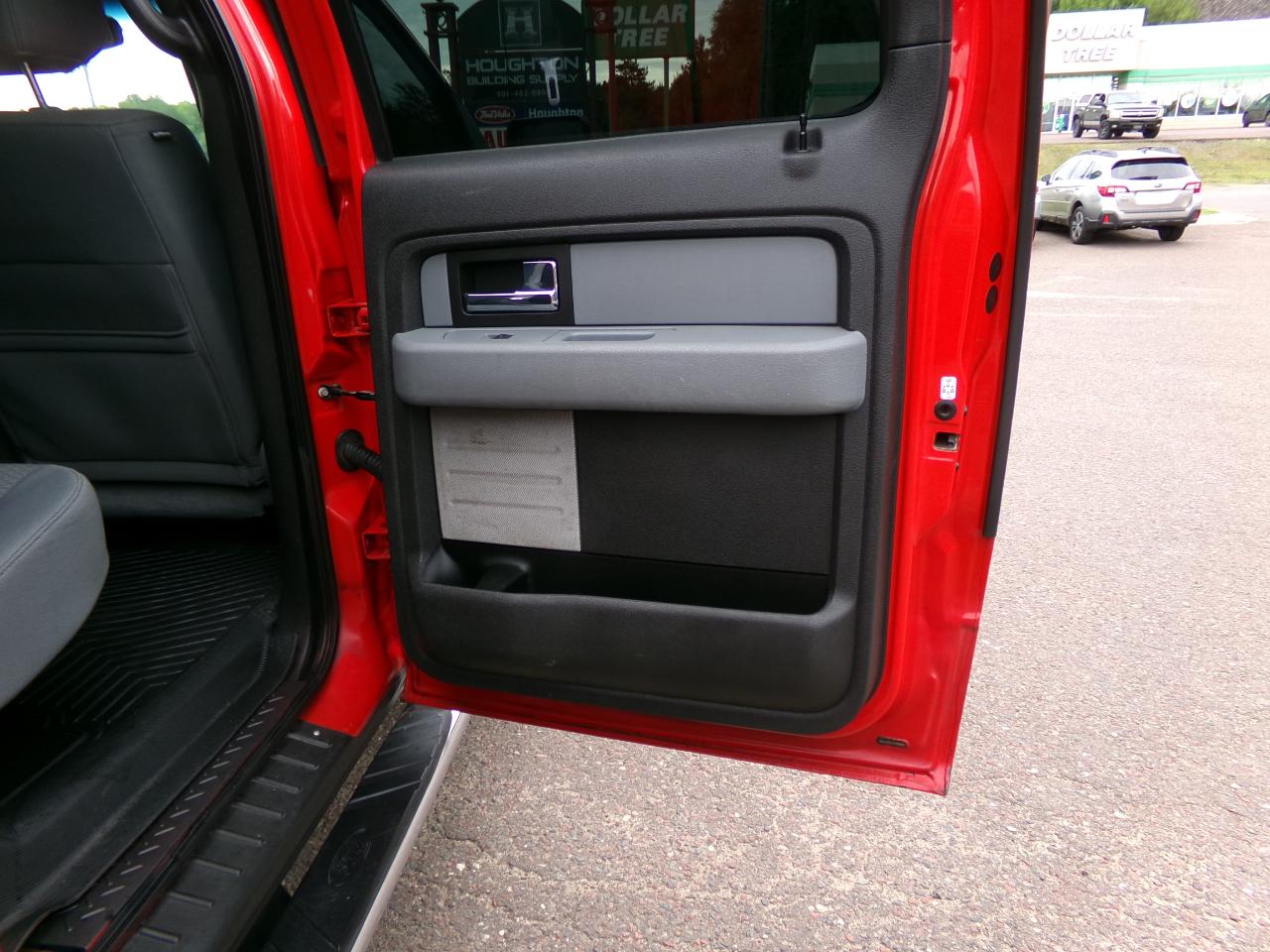 Ford F-150 4WD SuperCrew 139" XLT 2012
