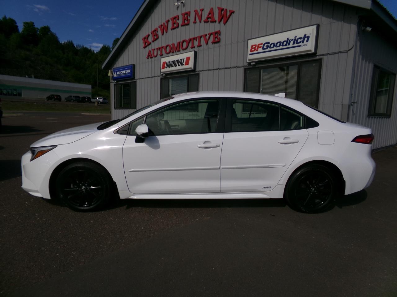 Toyota Corolla Hybrid LE AWD (Natl) 2023