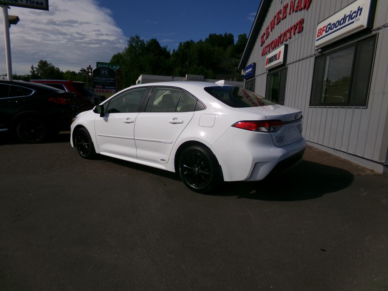 Toyota Corolla Hybrid LE AWD (Natl) 2023
