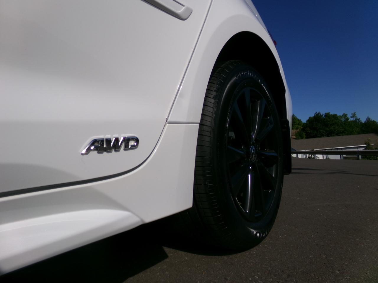Toyota Corolla Hybrid LE AWD (Natl) 2023