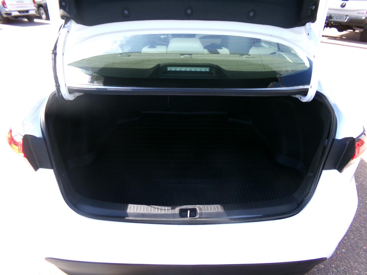 Toyota Corolla Hybrid LE AWD (Natl) 2023