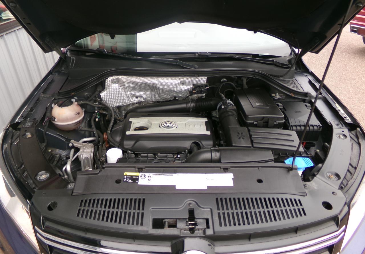 Volkswagen Tiguan 4WD 4dr Auto SE w/Sunroof & Nav 2013