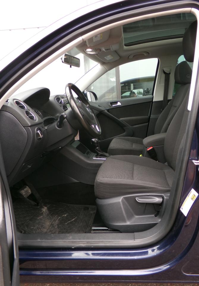 Volkswagen Tiguan 4WD 4dr Auto SE w/Sunroof & Nav 2013