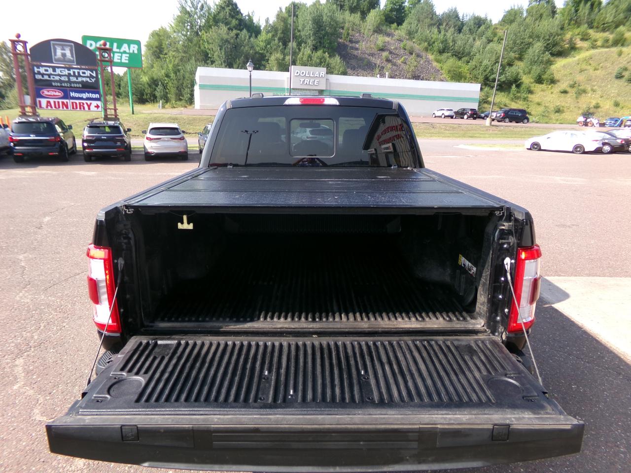 Ford F-150 Lariat 4WD SuperCrew 5.5' Box 2023
