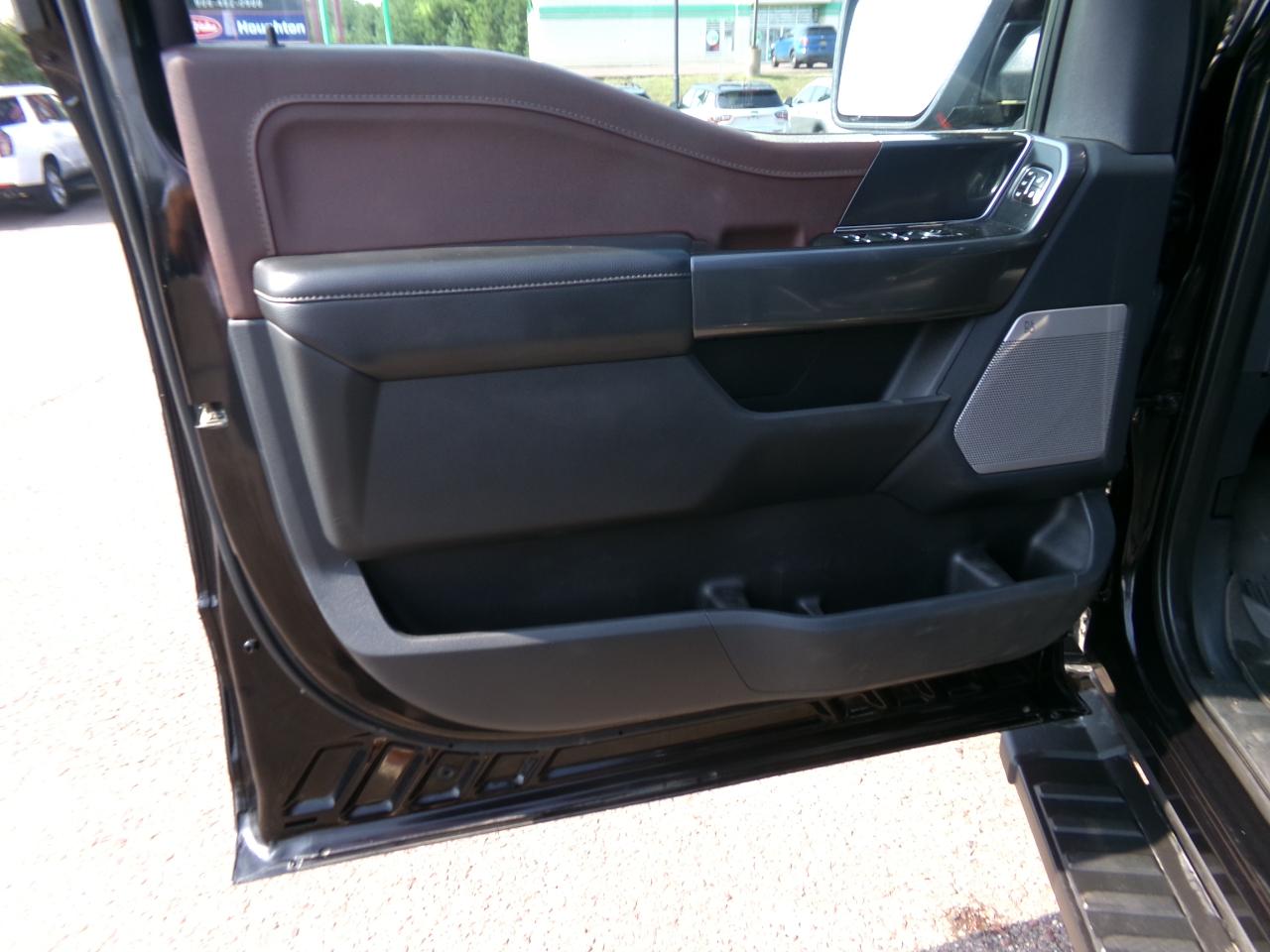 Ford F-150 Lariat 4WD SuperCrew 5.5' Box 2023