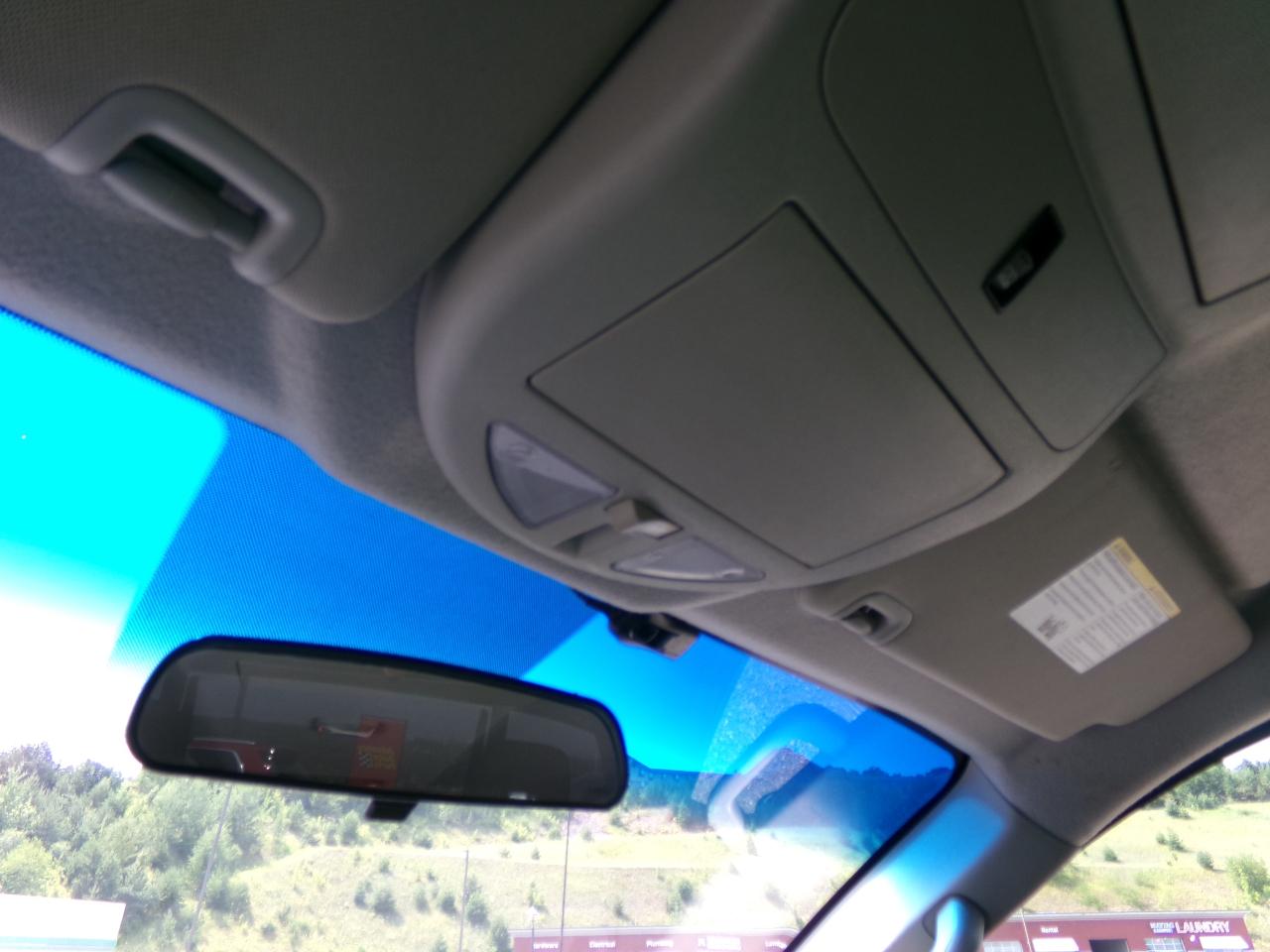 Nissan Titan 4WD Crew Cab SWB SV 2015
