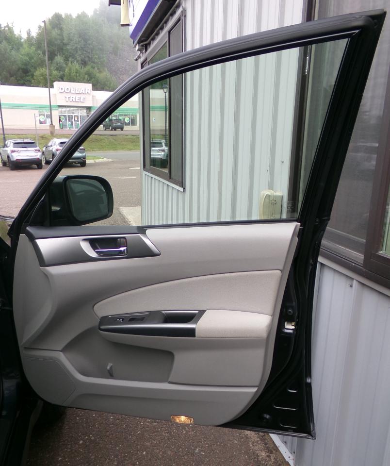 Subaru Forester 4dr Auto 2.5X Limited 2012