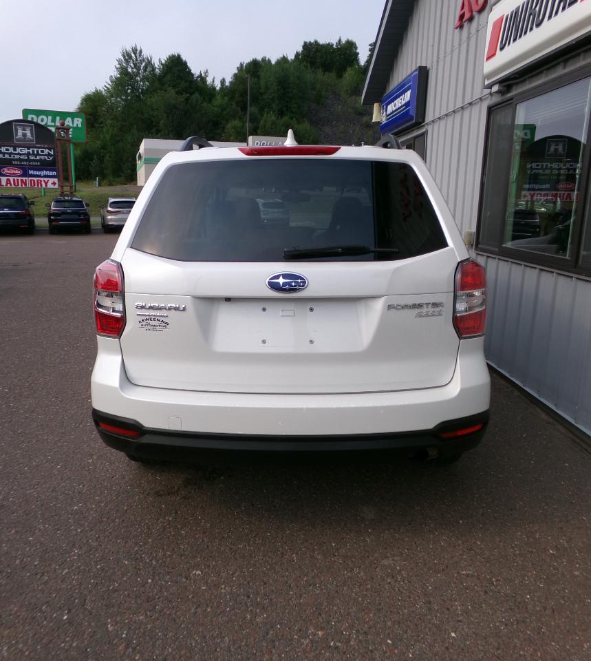 Subaru Forester 4dr CVT 2.5i Premium PZEV 2016