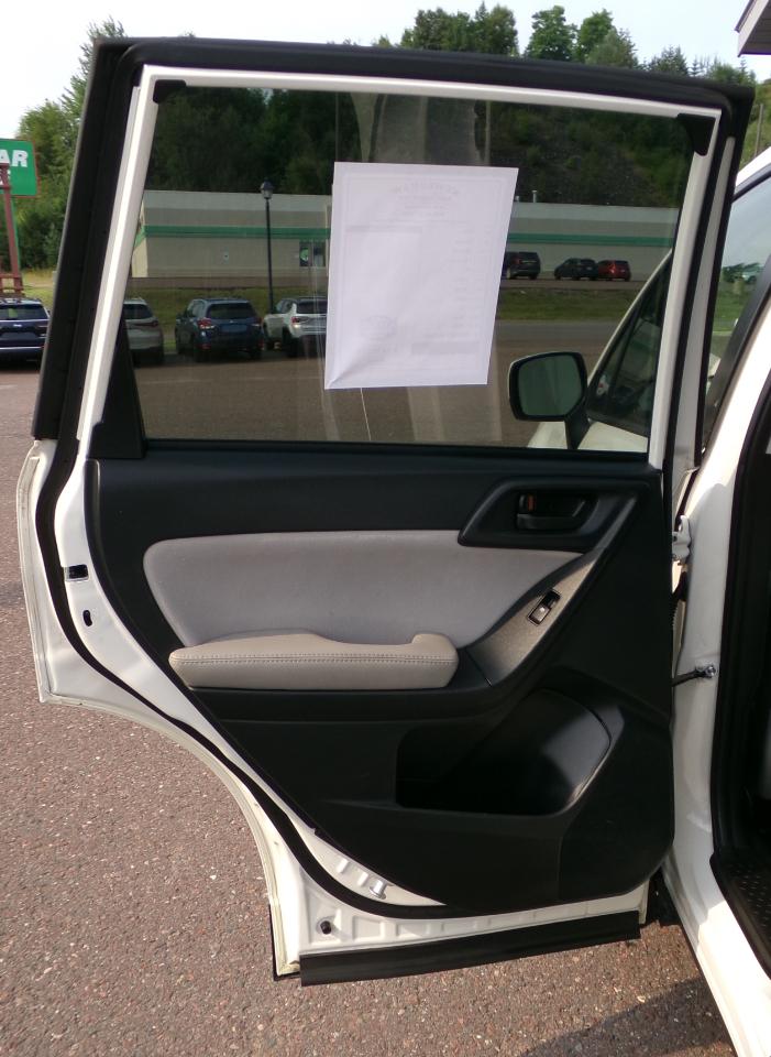Subaru Forester 4dr CVT 2.5i Premium PZEV 2016