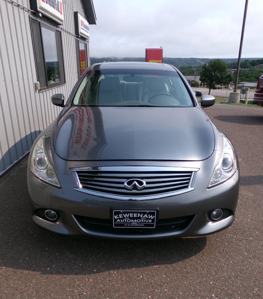 Infiniti G37 Sedan 4dr x AWD 2011