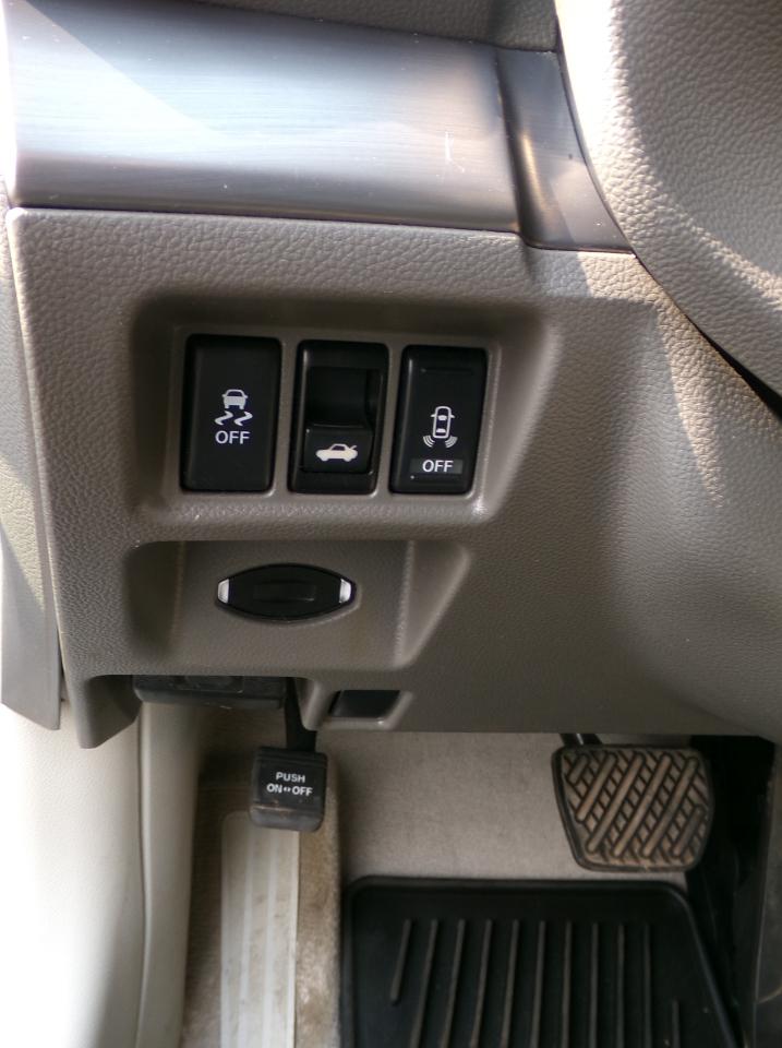 Infiniti G37 Sedan 4dr x AWD 2011