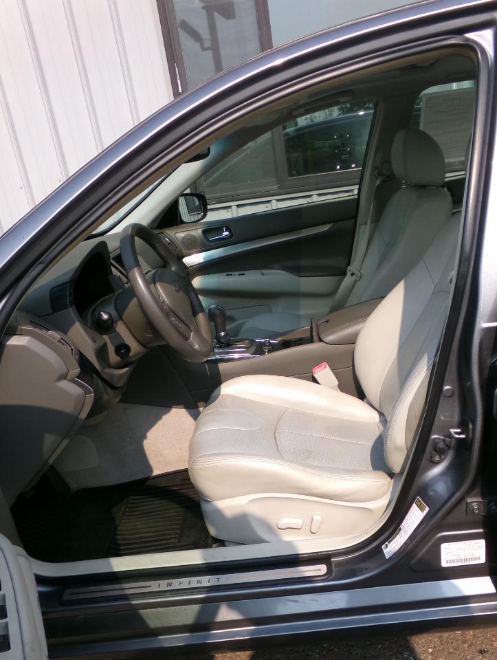 Infiniti G37 Sedan 4dr x AWD 2011