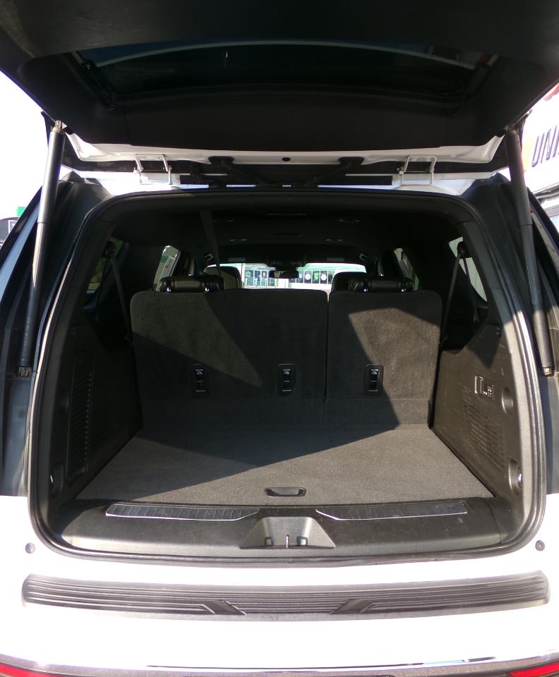 Chevrolet Suburban 4WD 4dr Premier 2023