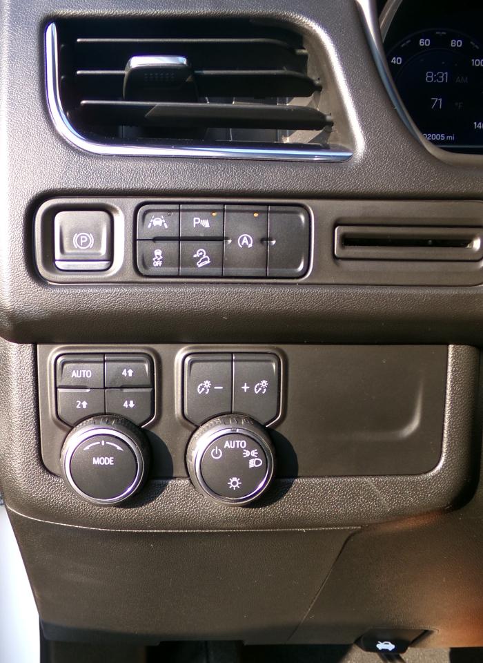 Chevrolet Suburban 4WD 4dr Premier 2023