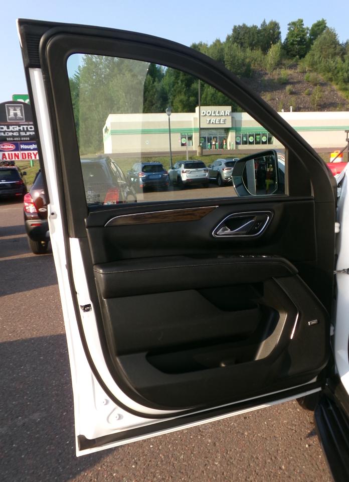 Chevrolet Suburban 4WD 4dr Premier 2023