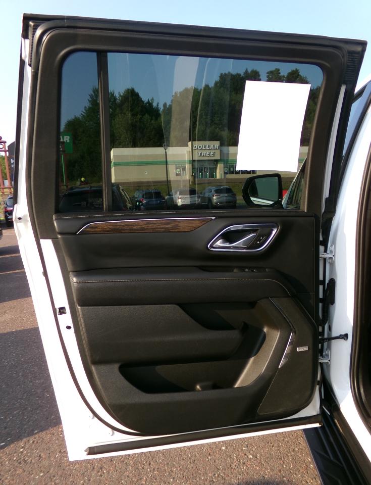 Chevrolet Suburban 4WD 4dr Premier 2023