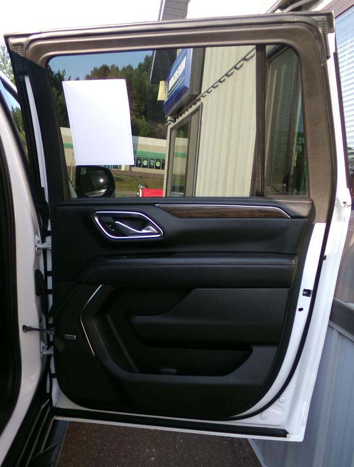 Chevrolet Suburban 4WD 4dr Premier 2023