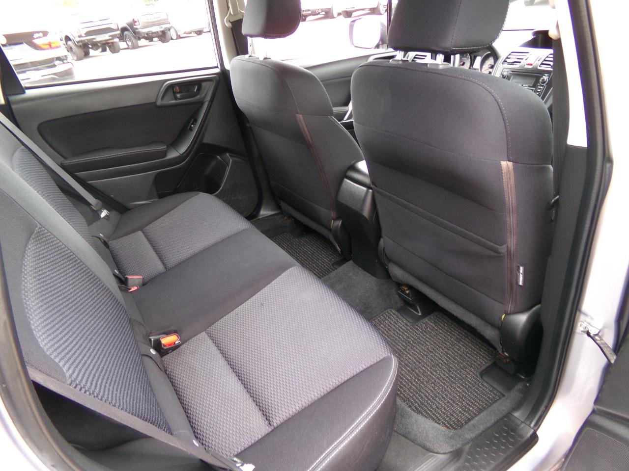 Subaru Forester 4dr Man 2.5i PZEV 2014