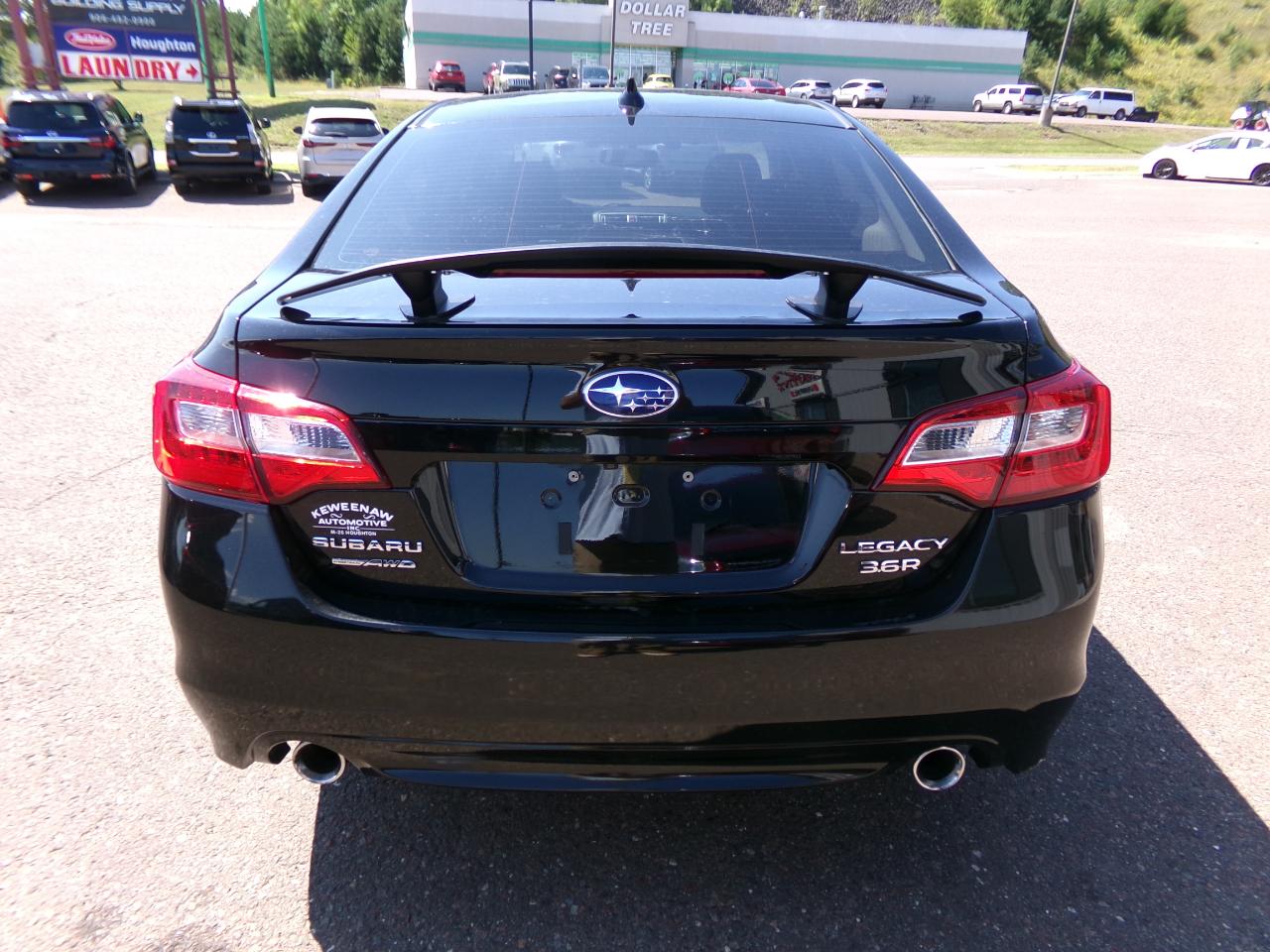 Subaru Legacy 4dr Sdn 3.6R Limited 2016