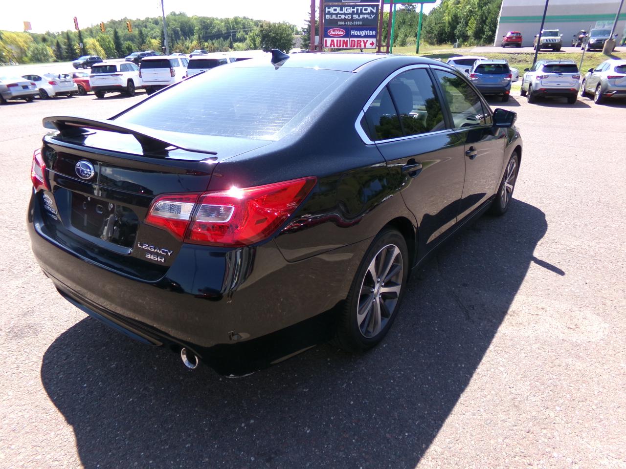 Subaru Legacy 4dr Sdn 3.6R Limited 2016
