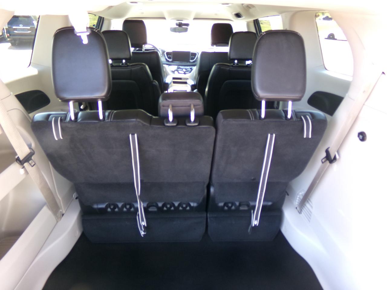Chrysler Pacifica Touring L FWD 2024