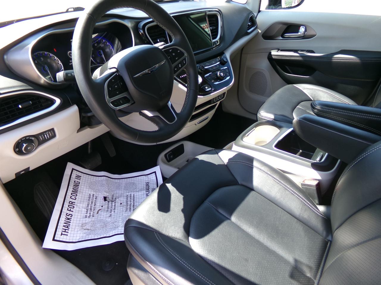 Chrysler Pacifica Touring L FWD 2024