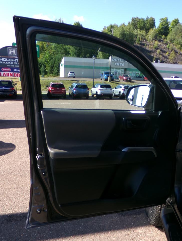 Toyota Tacoma 4WD SR5 Access Cab 6' Bed I4 AT (Natl) 2019