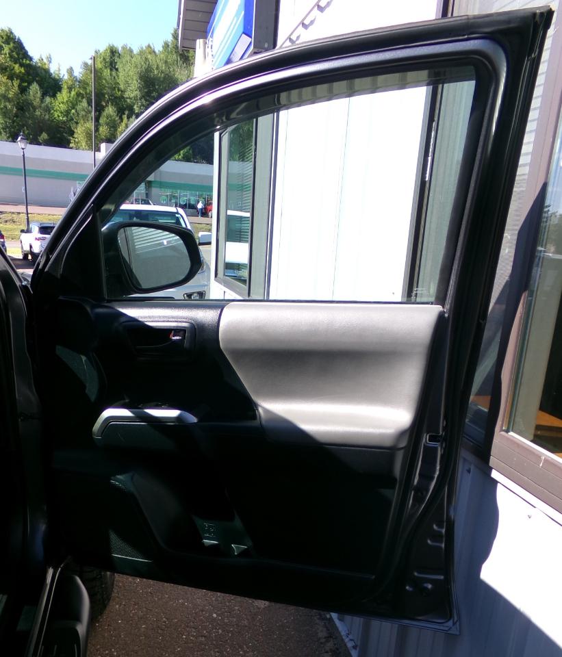 Toyota Tacoma 4WD SR5 Access Cab 6' Bed I4 AT (Natl) 2019